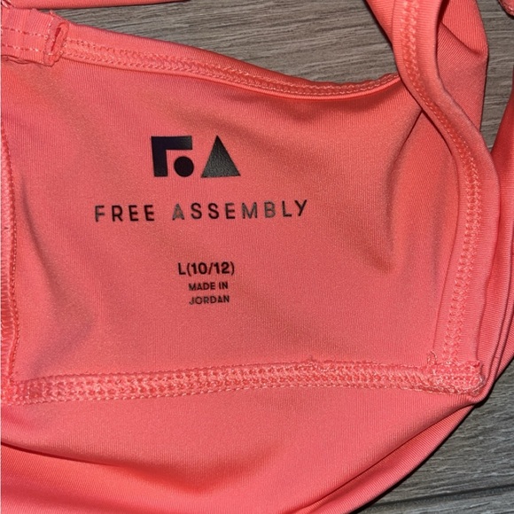 Free Assembly Size Large 10/12 Sports Bra Coral Pink Athletic Stretch Comfy EUC - Picture 3 of 5